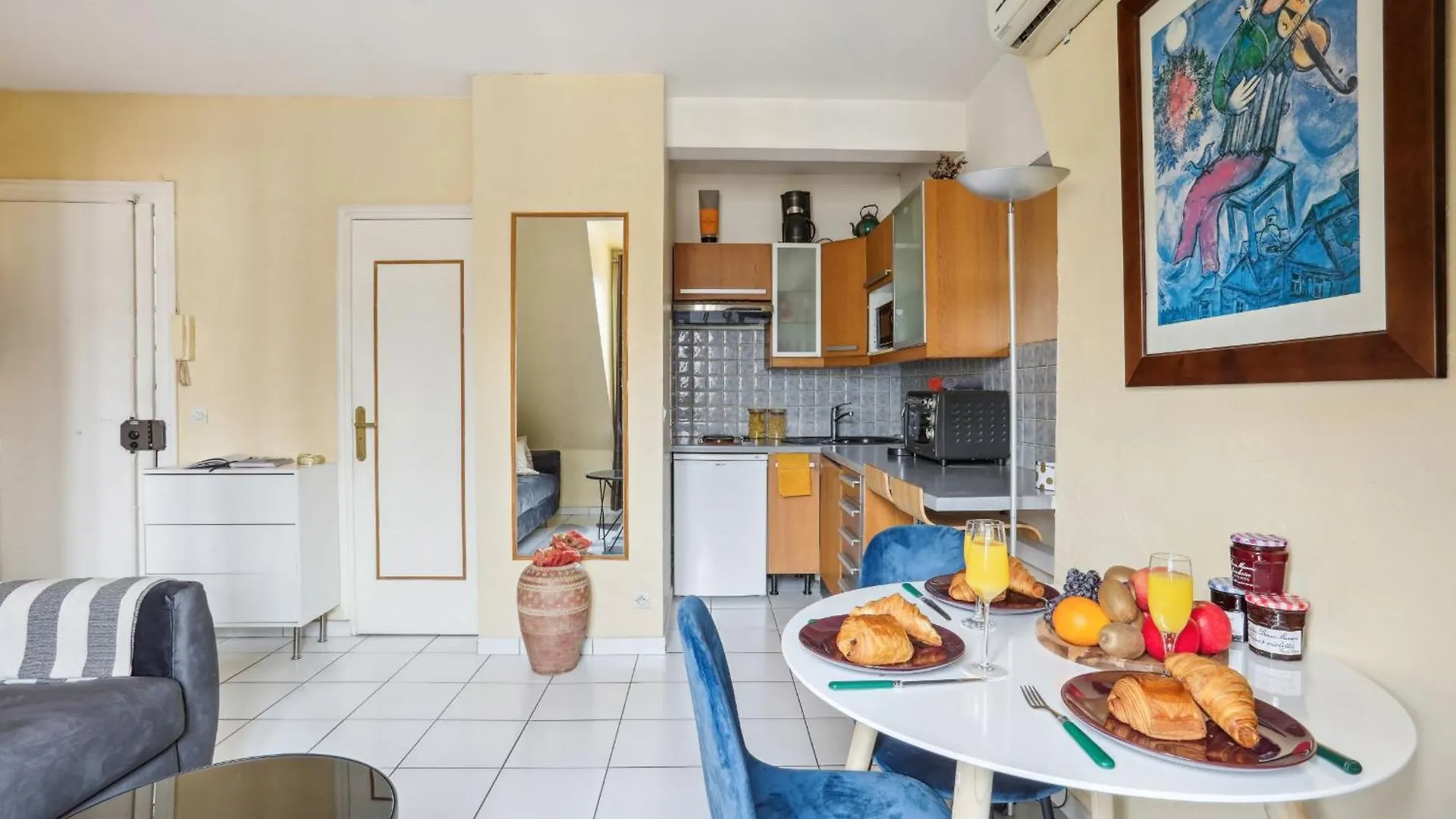 Eiffel Tower & Invalides - Cityapartmentstay Paris